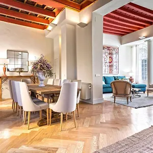  Holiday home Genteel Palacio Abades