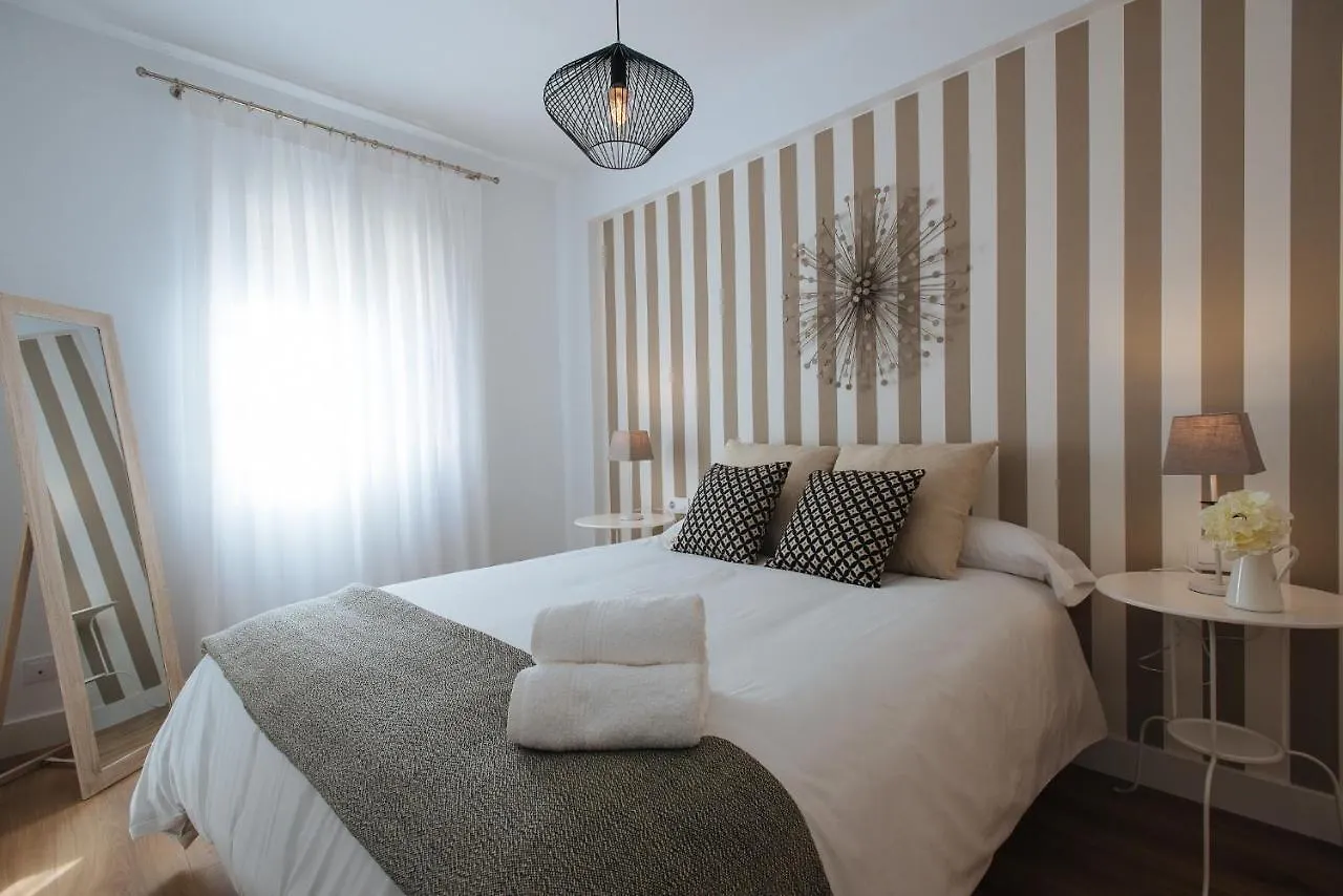Azahares Suite Apartment إشبيلية