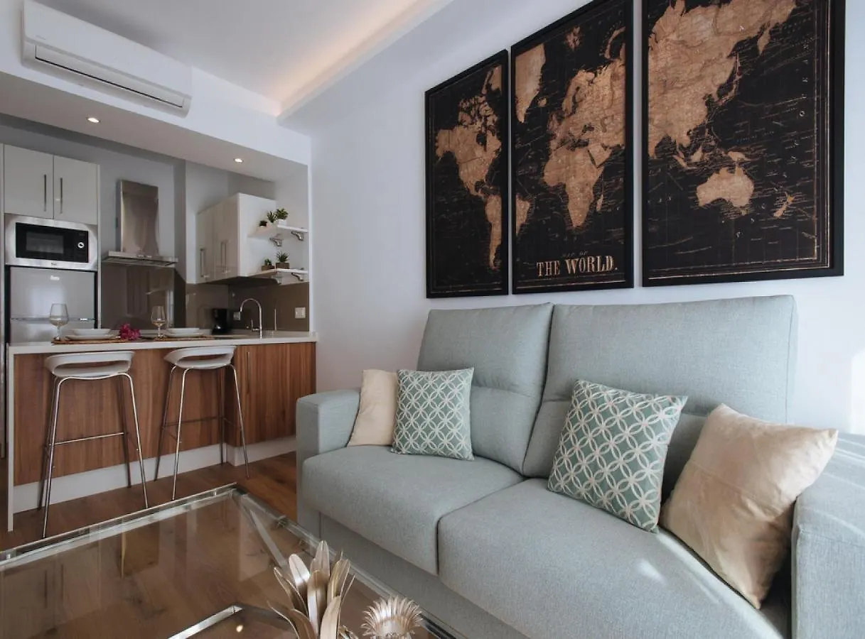 Azahares Suite Apartment Seville 0*,